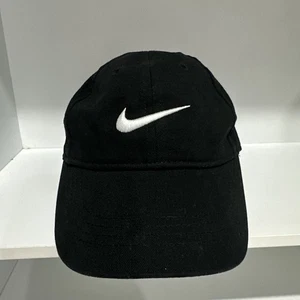 Nike Toddler Hat Black White Swoosh Pre-owned Excellent Fast Shipping - Picture 1 of 7
