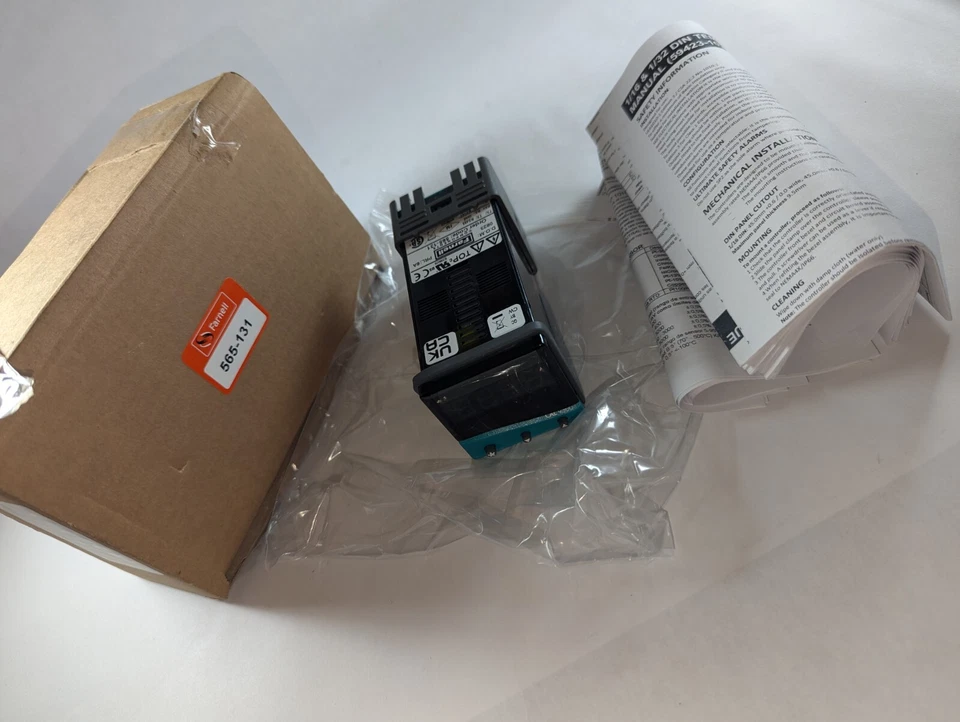 Relé controlador de temperatura FARNELL 9300/SSR 565-131 Foto 1 de 4