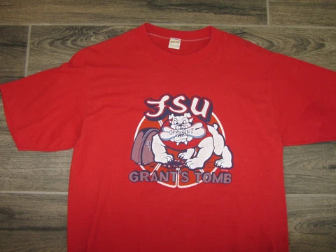 Fresno State Bulldogs Vintage NCAA Basketball T-Shirt Red Grant's Tomb L Sports Cover