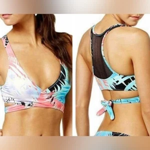 Nuevo con etiquetas Top de bikini halter envolvente Sundazed Ariel talla pequeña malla espalda deportiva S - Imagen 1 de 10
