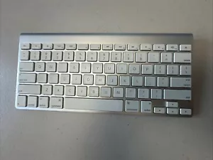 GENUINE Apple Wireless Bluetooth Keyboard A1314 Mac Aluminium - Picture 1 of 6