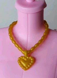 Barbie Signature My Scene Y2K Inspiré Poupée Collier Coeur Doré Bijoux - Photo 1/4