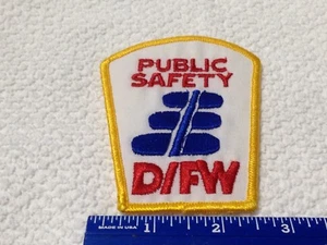 TEXAS, D/FW DALLAS FORT WORTH AIRPORT PUBLIC SAFETY FIRE POLICE PATCH - Foto 1 di 1