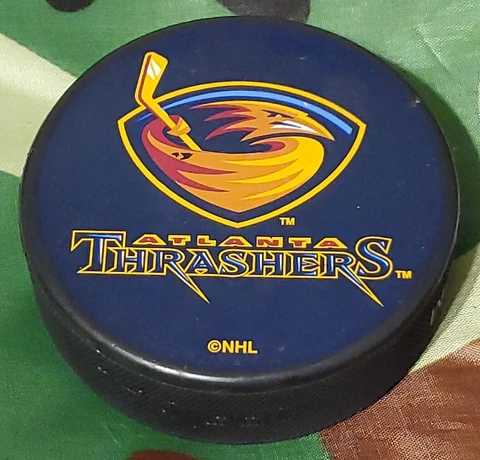ATLANTA THRASHERS NHL LICENSED PUCK Made In πΈπ° VEGUM MFG. + INGLASCO VINTAGE Cover