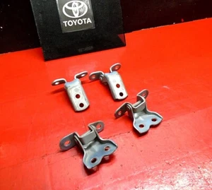 01-03 BISAGRAS PUERTA DELANTERA TOYOTA PRIUS SOPORTE SUPERIOR INFERIOR AQUA AZUL HIELO FABRICANTE DE EQUIPOS ORIGINALES - Imagen 1 de 5