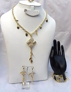 Detailed Beautiful Gold Plated Party Necklace Complete Set - Picture 1 of 4