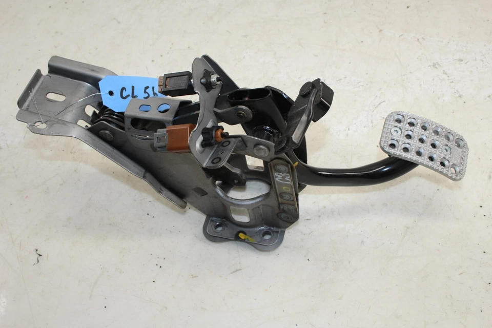 2010-2020 Nissan 370z M/T Brake Pedal CL56 - Image 1 of 4