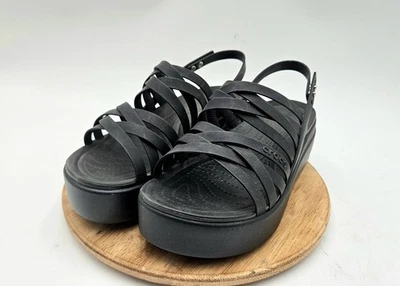 Sandalia de cuña baja con tiras Crocs Literide Brooklyn para mujer talla 8 negra  Foto 1 de 4