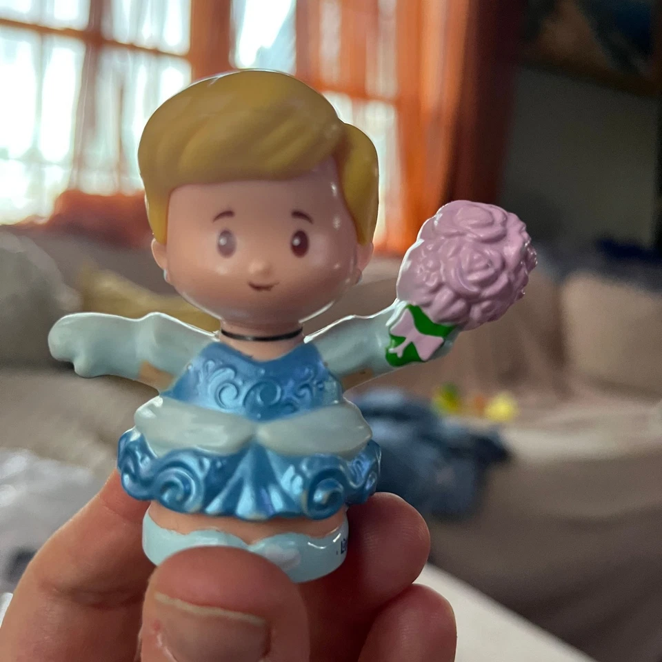 Fisher-Price Little People 迪士尼公主灰姑娘人偶粉红色花朵 — 第 1/1 张图片
