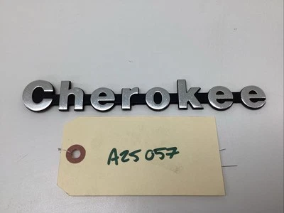 Jeep Cherokee XJ 1984-1996 EMBLEMA/ADORNO/PLACA DE IDENTIFICACIÓN OEM. Foto 1 de 3