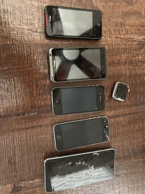 Lot Of Damaged Apple iPhone/Motorola - Image 1 of 4