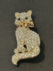 Monet Cat Brooch Vintage 60s Pave Crystal Green Eyes Red Bow Kitten 2" SIGNED - Picture 1 of 3