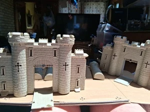 1968 MARX Carry-All Action Fighting Knights Medieval Castle Play Set PARTS? - Bild 1 von 6