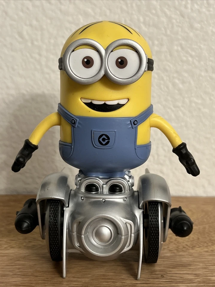 MINION TURBO DAVE 5.5” FIGURE SELF BALANCING ROBOT PLASTIC TOY - Image 1 of 4
