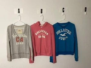 3 Medium hollister Sweatshirts women - Picture 1 of 4