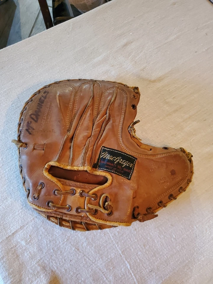 Vintage Macgregor Catchers Mitt G173 Bob Scheffing Left Hand  - Image 1 of 4
