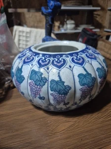 Vintage chinesische Porzellan Terrine Made in China Schale Traubendesign Kürbisform - Bild 1 von 3