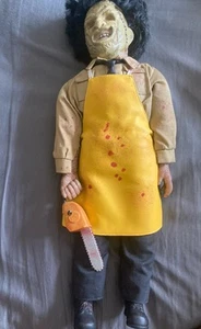 Leatherface 18" Texas Chainsaw Massacre Spencers GIfts 1999 Tested Works! VG+ - Picture 1 of 6