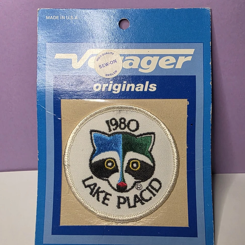 Parche Coleccionable De Colección 1980 Lake Placid Mapache Juegos Olímpicos de Invierno Nuevo En Embalaje Foto 1 de 4