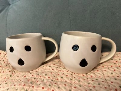 Juego de 2 tazas de café Pottery Barn Ghost de gres navideño tazas figurativas blancas Foto 1 de 3
