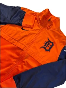 DETROIT TIGERS Jacket Men's MEDIUM Orange Full Zip Nike BSBL Logo Swoosh Dri-Fit - Picture 1 of 5