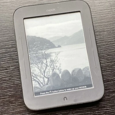 Barnes & Noble Nook Simple Touch 2 GB, Wi-Fi, lector de libros electrónicos de 6 pulgadas - negro Foto 1 de 4