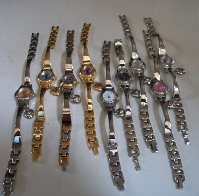 Reloj divertido de moda con esfera de color corazón colgante acabado plateado u dorado para mujer Foto 1 de 4