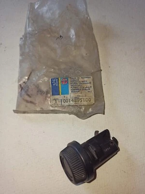 1 bouton neuf d'ouverture de boite à gant TALBOT SIMCA ref 0014895100 - Photo 1/3