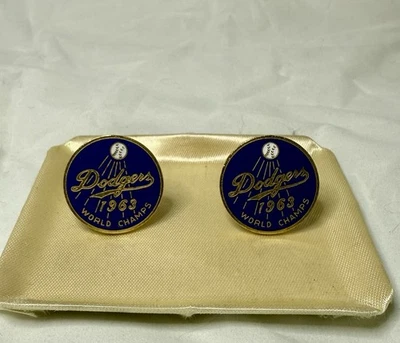 1963 LOS ANGELES DODGERS CAMPEONATO MUNDIAL DE BÉISBOL PAR DE GEMELOS VINTAGE RAROS Foto 1 de 4
