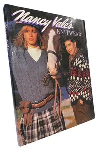 Nancy Vale’s Knitwear – Vintage Hardcover Pattern Book – Sweaters & Designs - Imagen 1 de 5