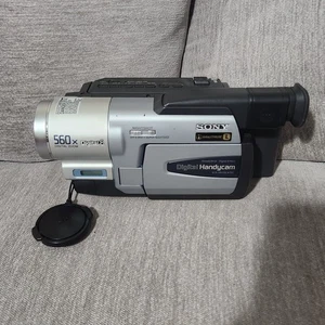Sony Handycam CCD-TRV318 Video Hi8 Camcorder W/ Nightshot For Parts/Repair READ - Picture 1 of 17