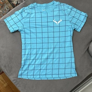 Nike Tennis T-Shirt RAFA 86 Tee Men's Blue Size M Short Sleeves Rafael Nadal - Imagen 1 de 10