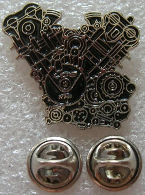 MARKENLOS Pin Anstecker KTM V2 / V 2 Motor Engine Motorrad Motorbike Moto Spilla Art. 0931