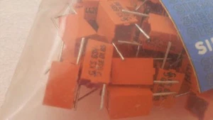 10x Siemens B31531 KS tappi polistirolo polistirolo polistirolo 63V 4420 pF 1% 4,5nF 63V NOS - Foto 1 di 6