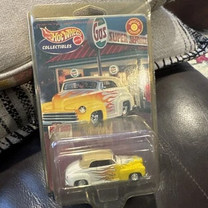 Hot Wheels 26940 1/64 Scale Hot Rod Magazine ‘47 Ford Ragtop In Protective Case - Picture 1 of 6