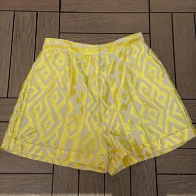Pantalones cortos de encaje dorado amarillo blanco cintura alta Foto 1 de 4