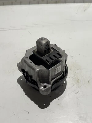 2018-2023 BMW X3 G01 OEM 3.0L FRONT RIGHT ENGINE MOTOR MOUNT ASSEMBLY 6860472 - Изображение 1 из 4