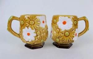 Vintage Pair Fred Roberts Co Daisy Gold and White Footed Ceramic Coffee Cups - Picture 1 of 4
