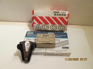 SURTIDO DE GRAPAS, TACHUELAS PARA PULGARES Y REMOVEDOR DE GRAPAS. - Imagen 1 de 3