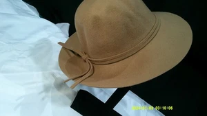 Sombrero de fieltro marrón completo de ala ancha - Imagen 1 de 3