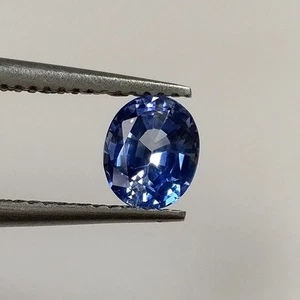 Top zaffiro blu Srilanka naturale 0,63 ct colore bella lucentezza (5,5 x 4,5) mm - Foto 1 di 4
