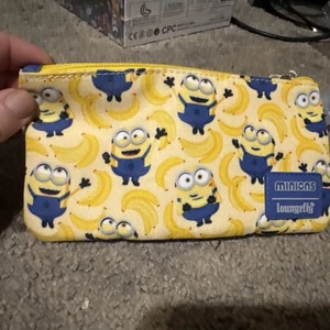 Loungefly Minions Bananas Geldbörse Kalbsleder Neu - Bild 1 von 4