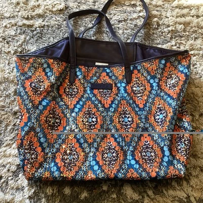 Bolso de Mano Vera Bradley Grande Patrón Geométrico Vibrante Lentejuelas Azul y Naranja Foto 1 de 4
