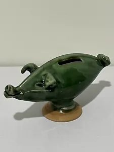 Piedistallo in ceramica vintage verde smaltata maiale maiale maiale RARO arte stilizzata - Foto 1 di 9