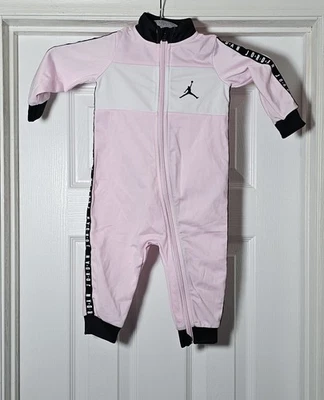 耐克 Air Jordan Coverall 女宝宝 12 个月粉色 Jumpman 海贼王轨道 — 第 1/4 张图片