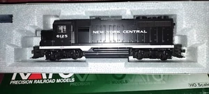 Upgraded DCC Kato #37-302 EMD GP35 Loco, NYC #6125, ESU LokPilot 5 Basic - Picture 1 of 8