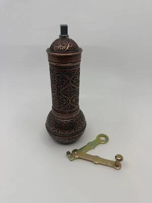 Molinillo artesanal eleva tu experiencia de café con zamak y cobre antiguo Foto 1 de 4