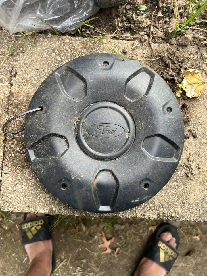 15 16 17 19 20 21 22 23 FORD TRANSIT 150 250 350 single rear wheel center cap Foto 1 de 4