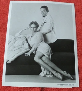 1985 ABC press photo Bruce Willis Cybill Shepherd Moonlighting info on back - Picture 1 of 4