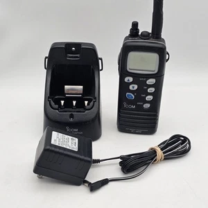 Morski ręczny nadajnik-odbiornik i stacja dokująca Icom IC-M1V VHF - Zdjęcie 1 z 12